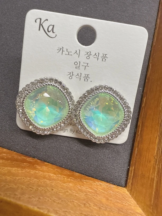 铜合金仿水晶耳饰 日韩素款镶嵌蓝色彩色炫彩优雅复古经典耳饰81