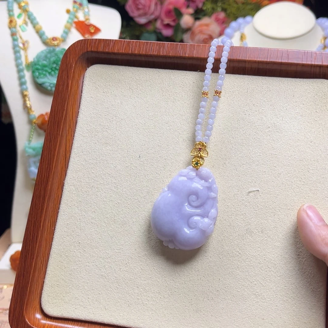 翡翠颈饰未镶嵌紫如意