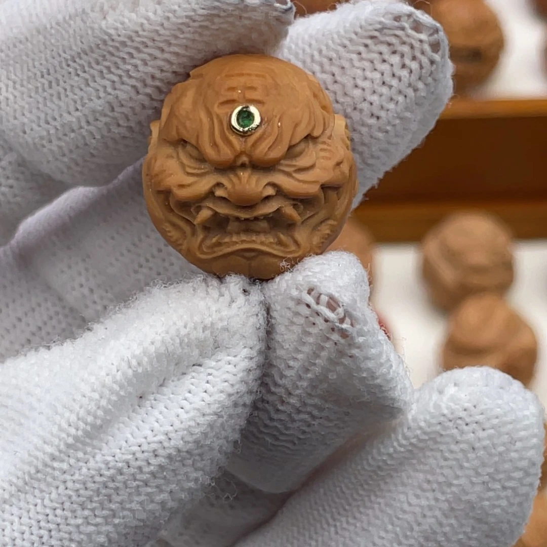 文玩核桃吊坠猴头核桃雕刻