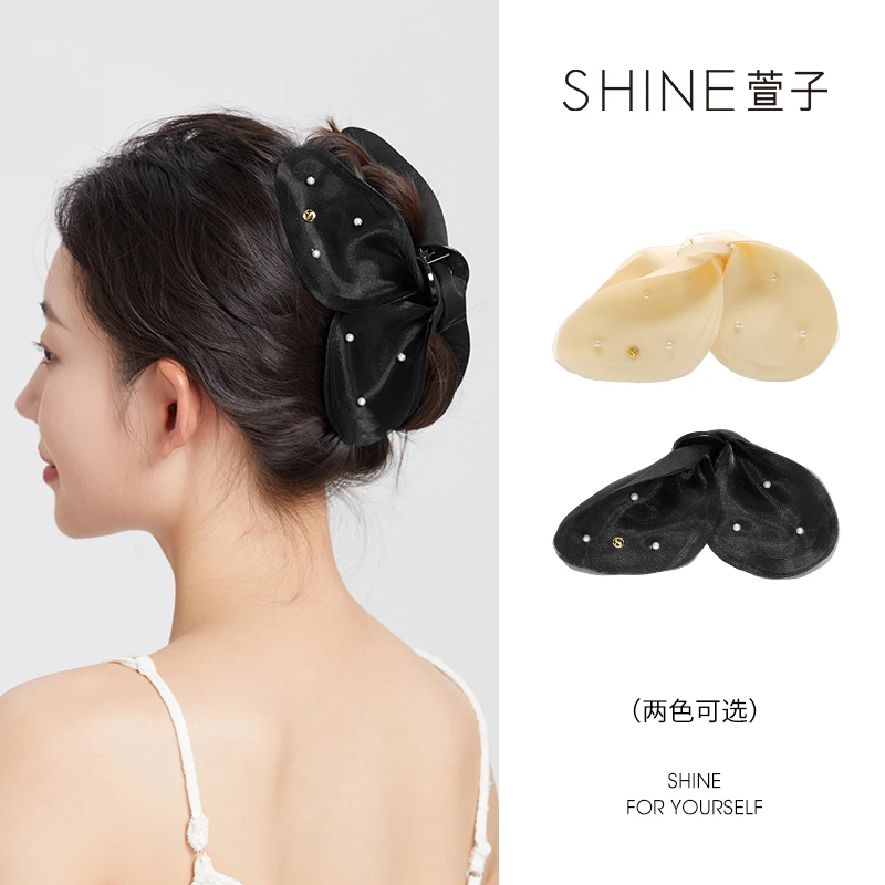 萱子萱子蝴蝶造型抓夹甄选纱料缎面质感时尚气质优雅底夹耐用环保