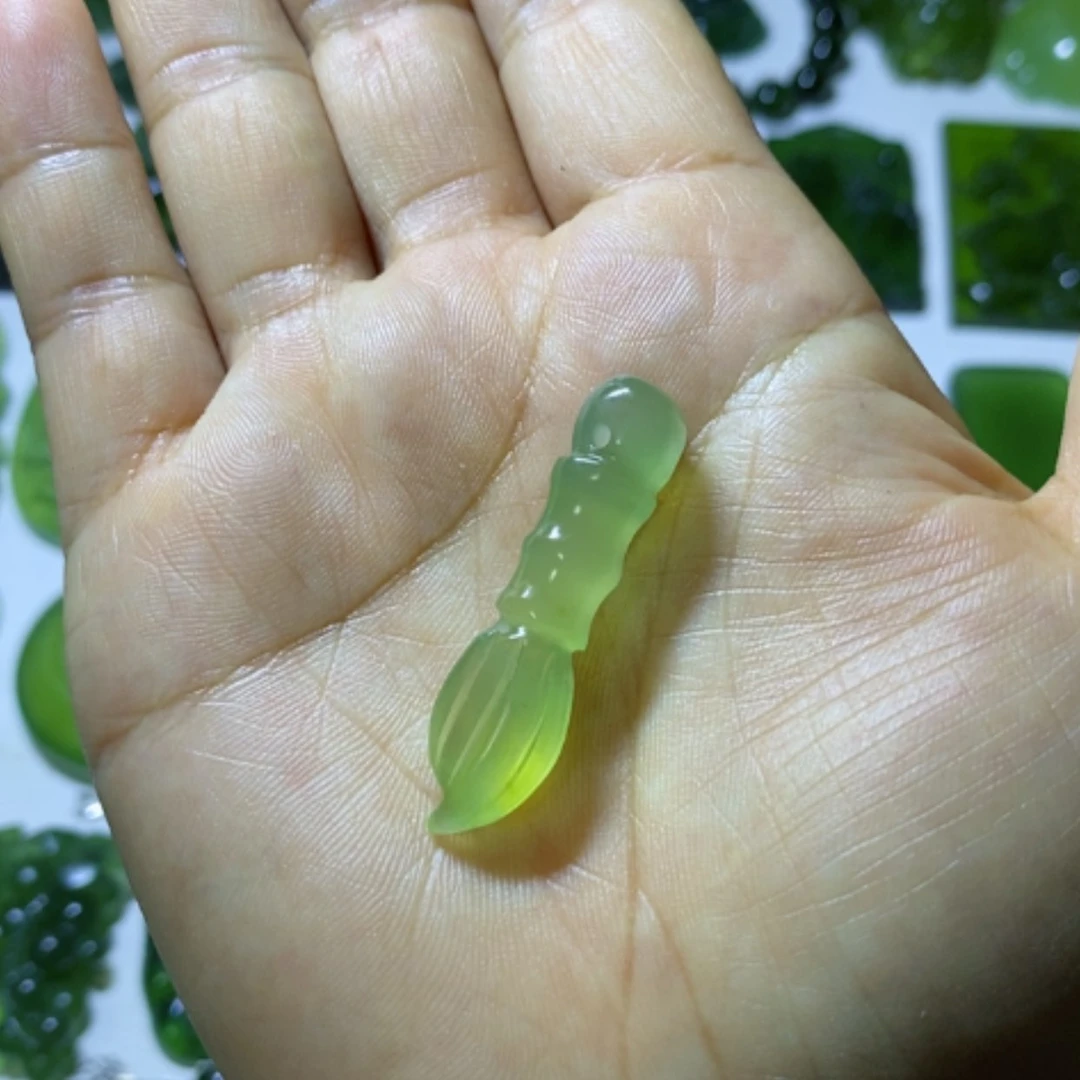 【闪购商品】未镶嵌蛇纹石玉颈饰