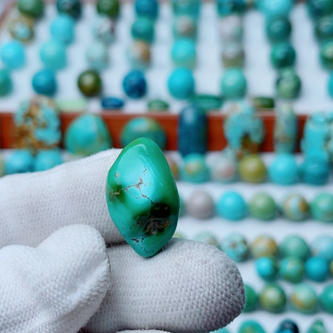 未镶嵌绿松石珠宝奇石