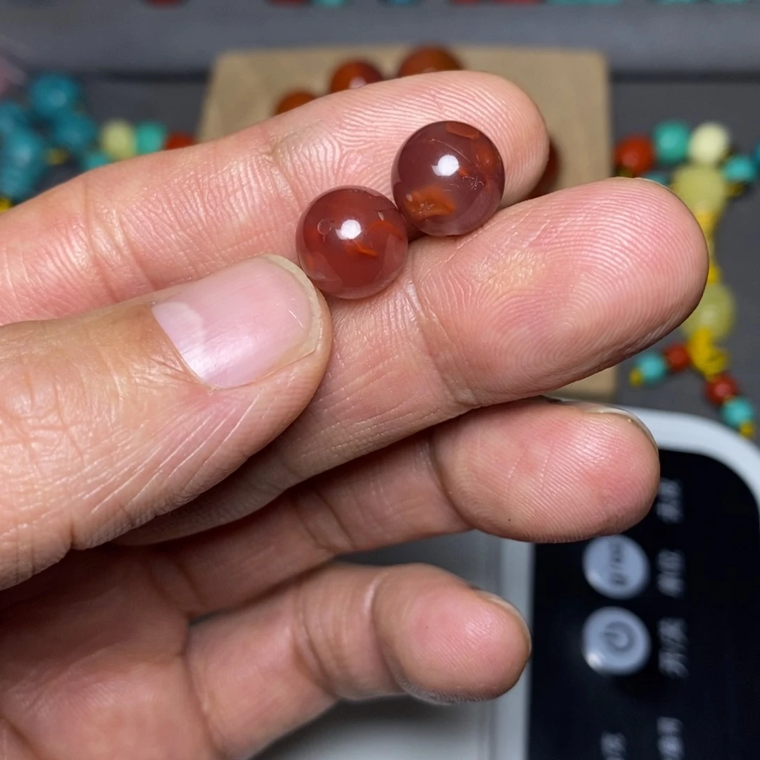 合金8号10.6毫米一对南红玛瑙