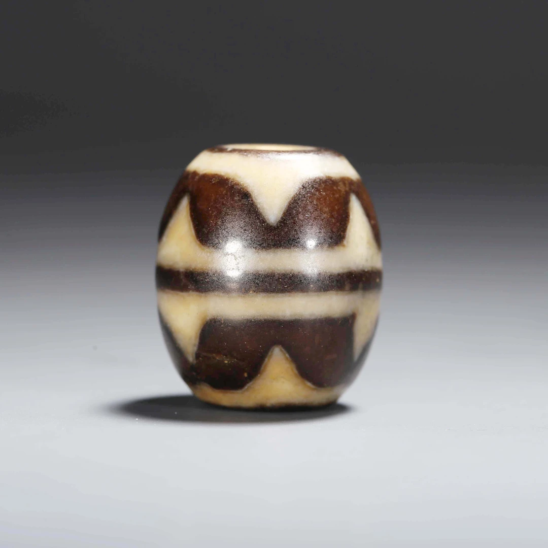 民国 【济文阁】JFYG25010247民国 双虎牙纹玛瑙勒子