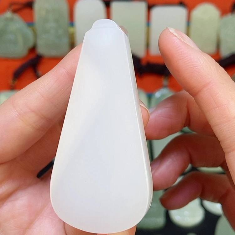 【闪购商品】颈饰未镶嵌和田玉