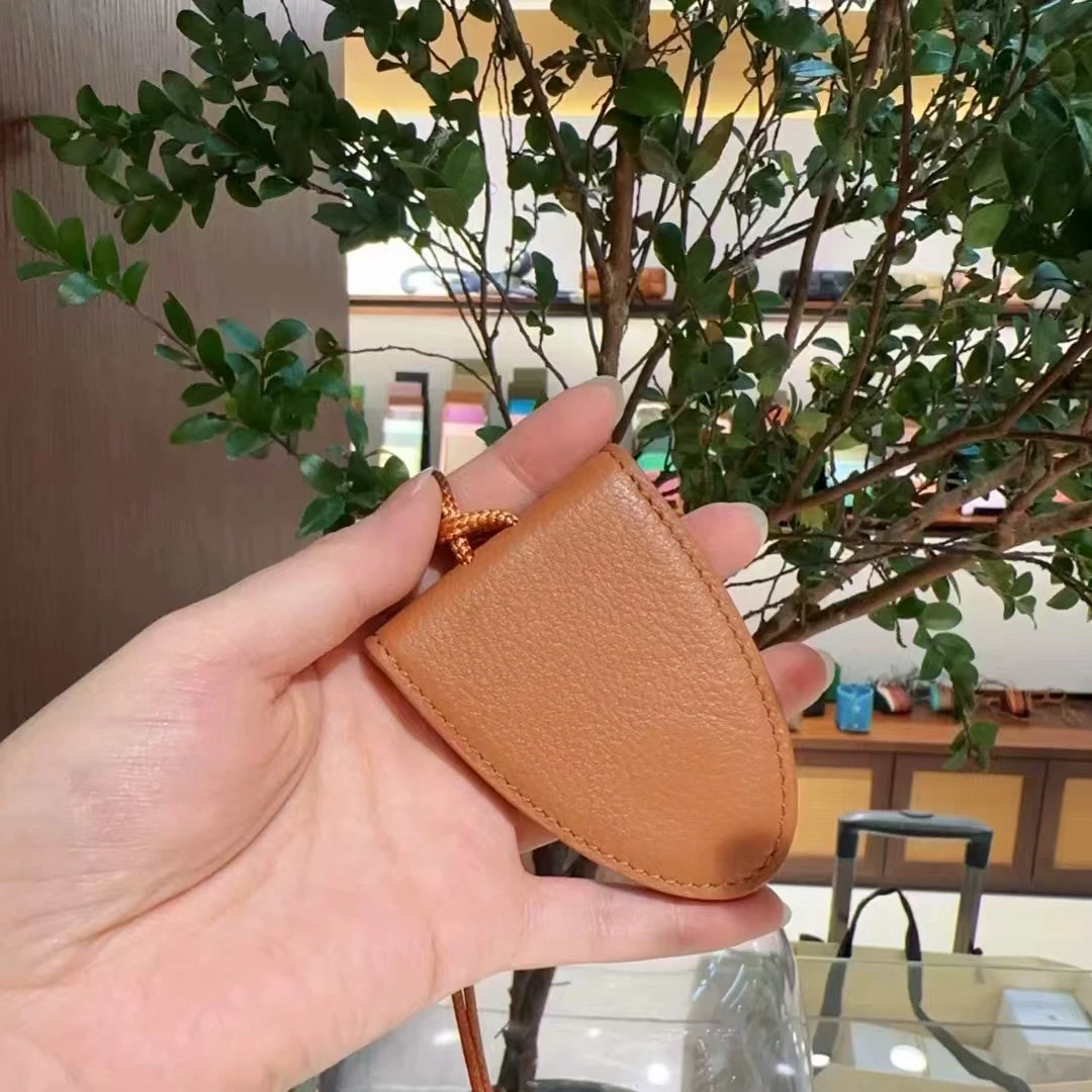 新款时尚挂饰牛皮便携眼镜夹