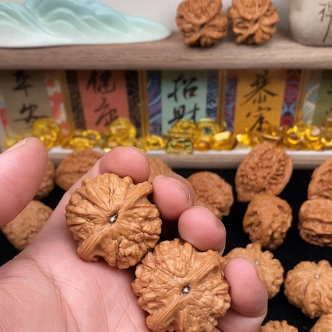 祈***文玩核桃把件小金鱼