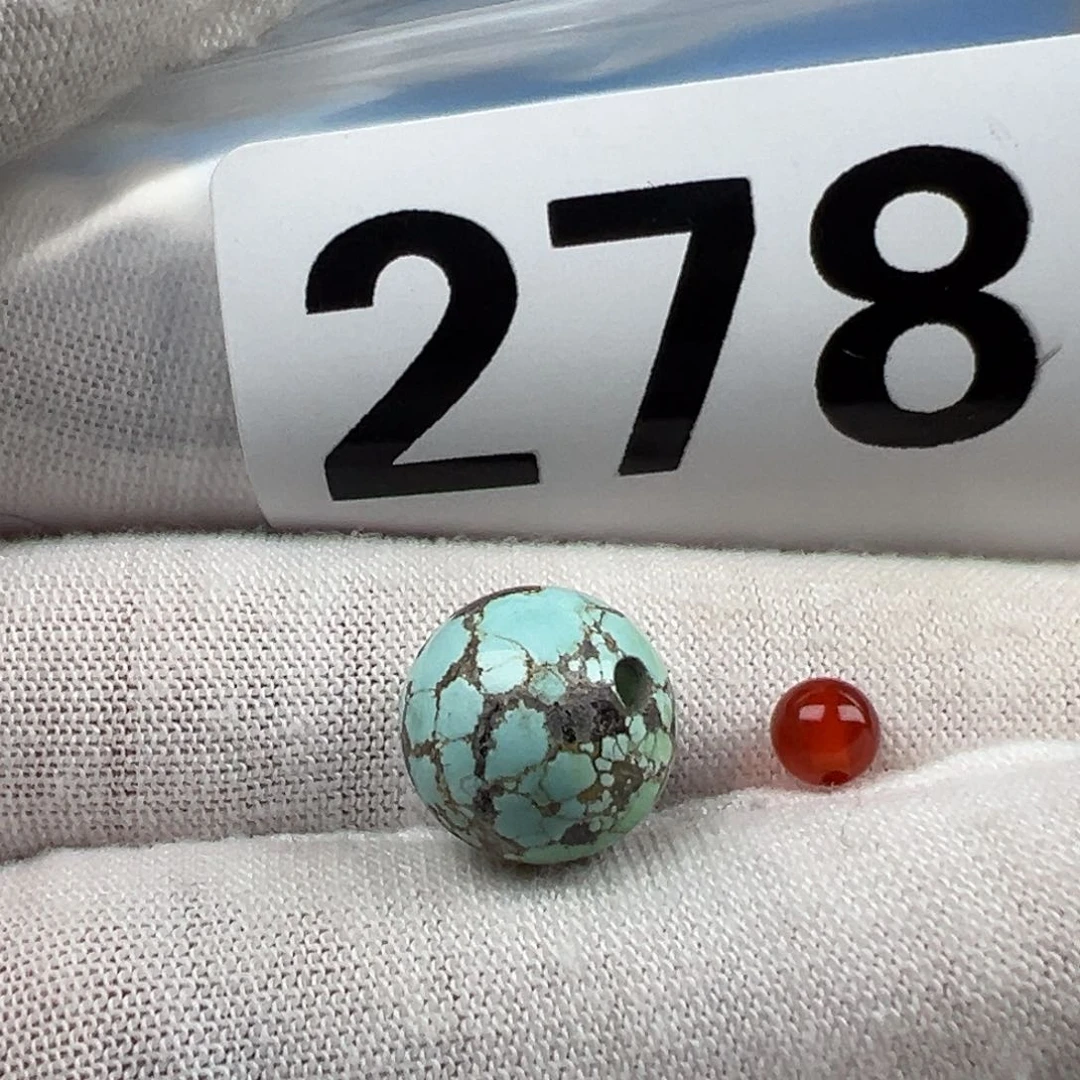 东***南红玛瑙配饰未镶嵌