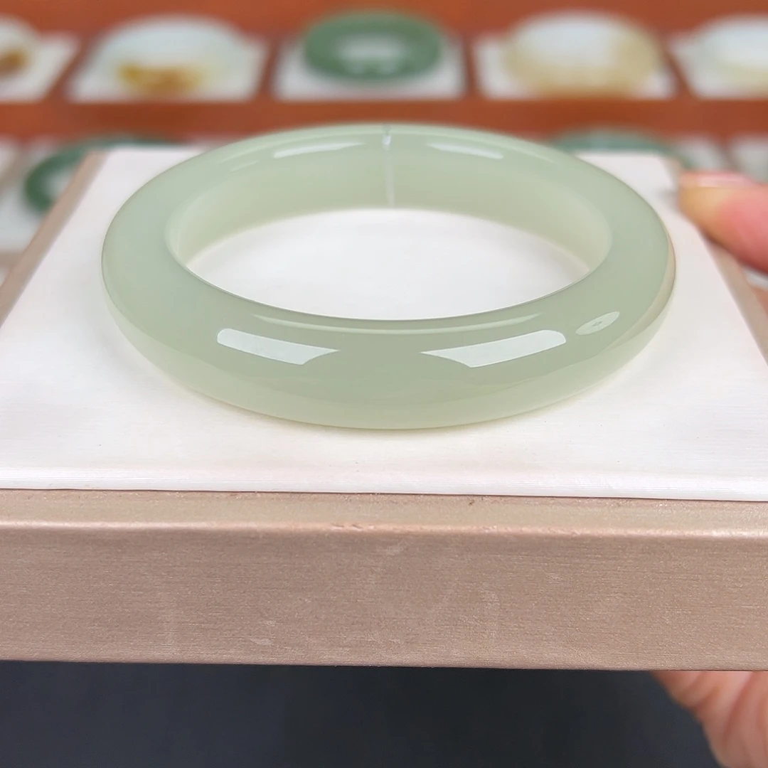 和田玉未镶嵌手镯和田玉葡萄肉手镯