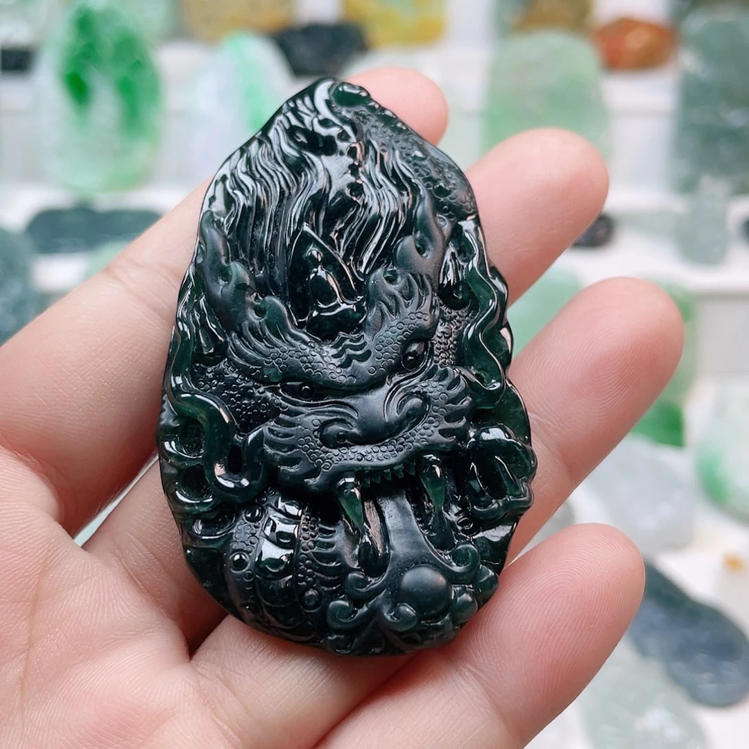 翡翠颈饰未镶嵌龙