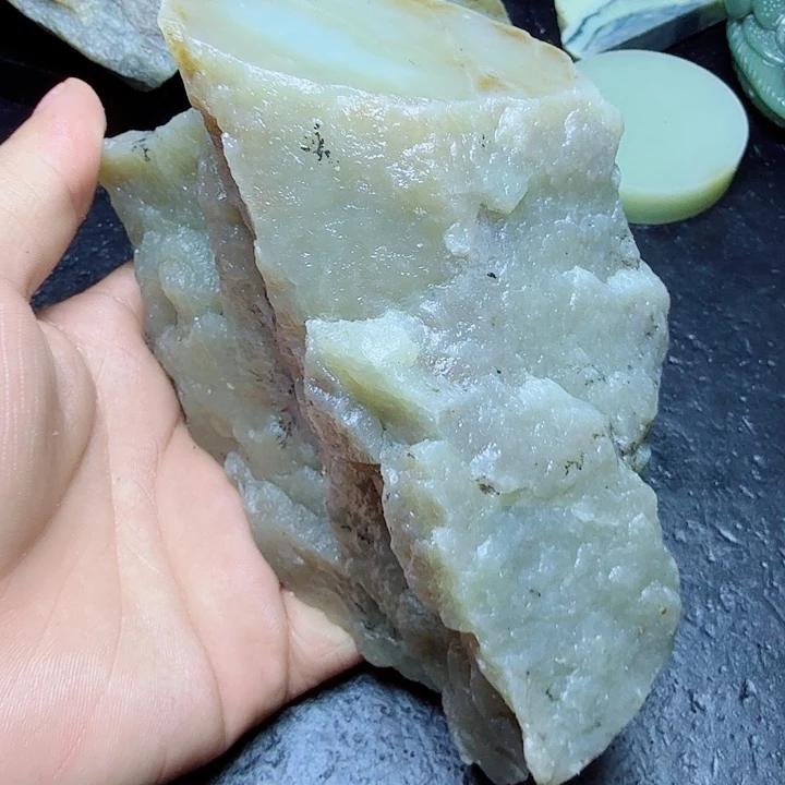 和田玉（糖玉）未镶嵌珠宝奇石