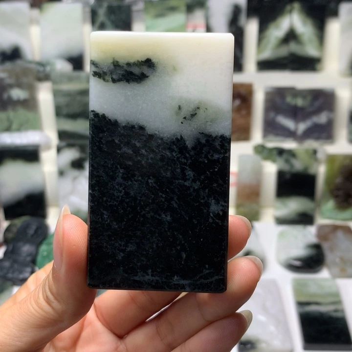 独山玉未镶嵌颈饰