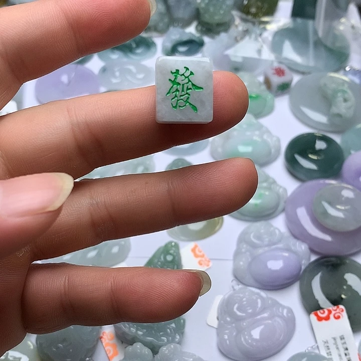 翡翠未镶嵌颈饰天然翡翠
