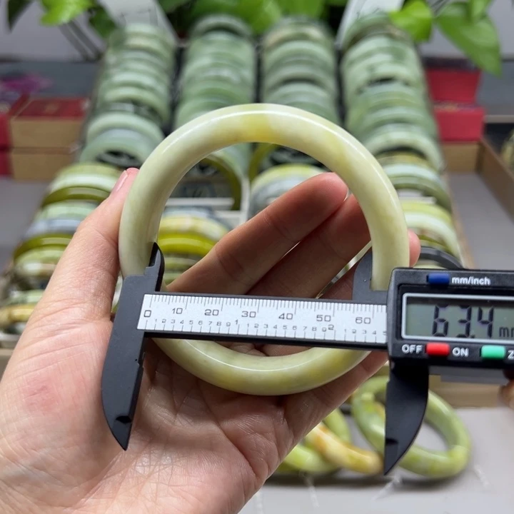 蛇纹石玉未镶嵌手镯58