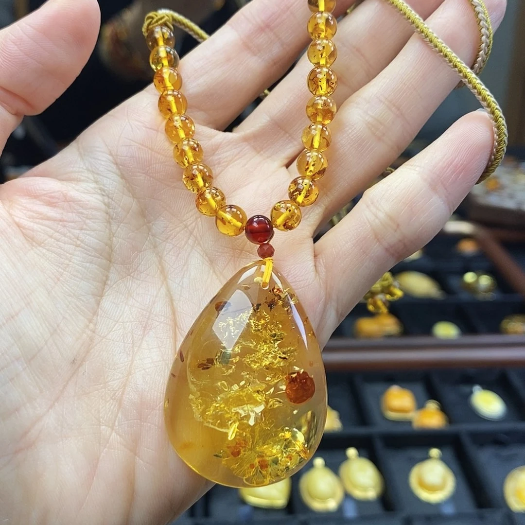 裸石琥珀未镶嵌成品