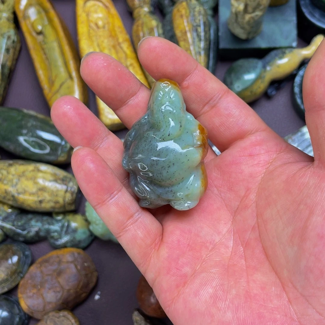 【闪购商品】未镶嵌岫岩河磨玉（透闪石质玉）挂件