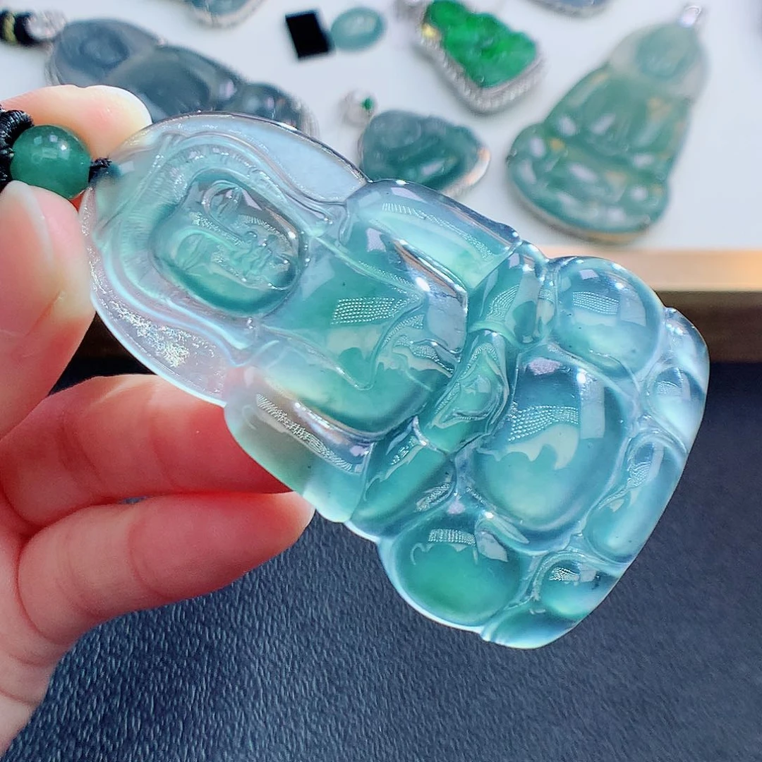 翡翠颈饰未镶嵌翡翠