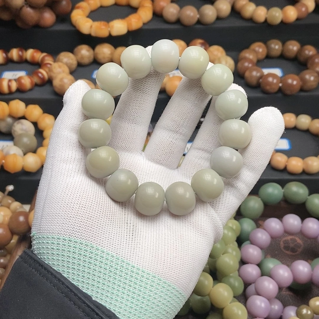 吊坠菩提根/象牙果微瑕18mm苹果奶绿