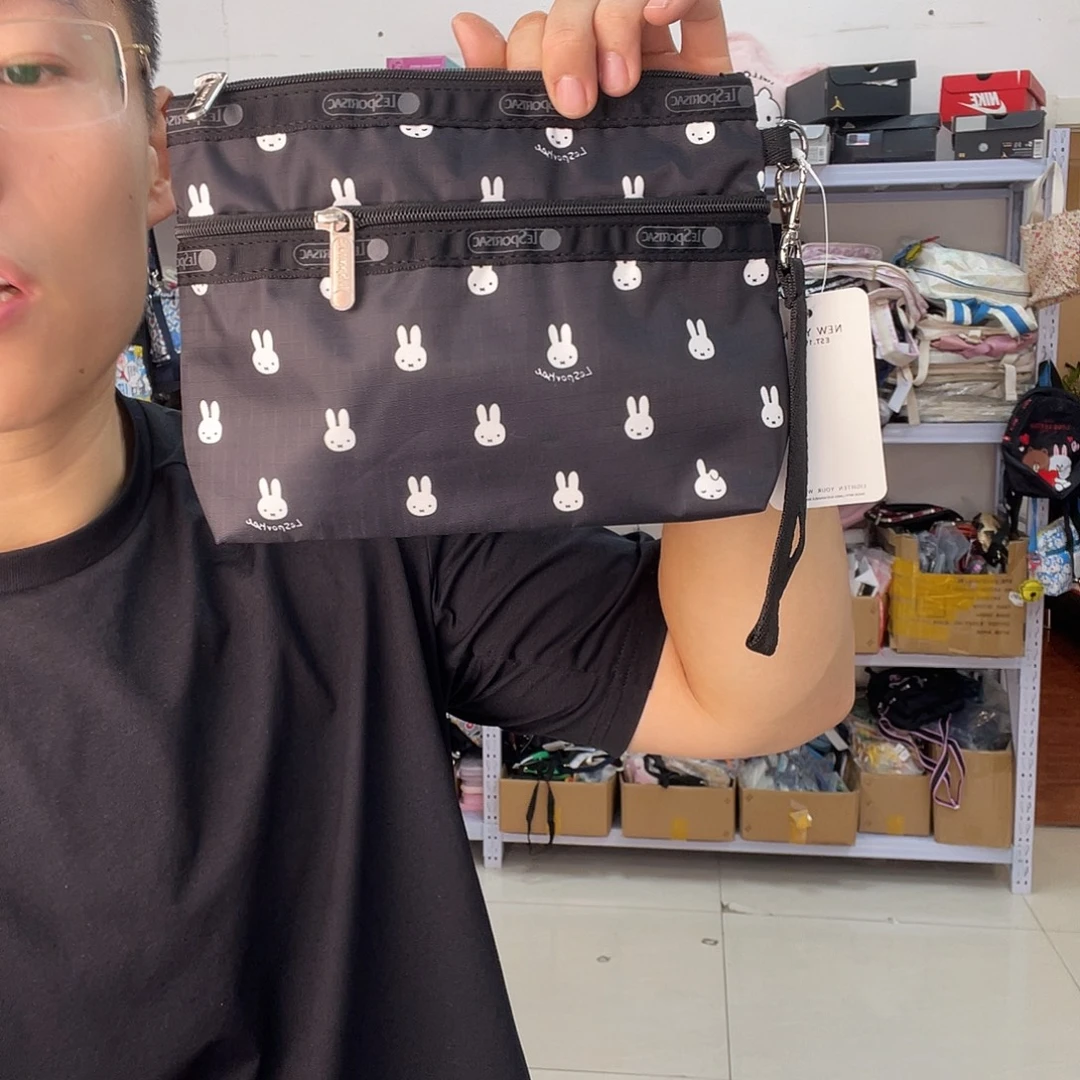 PU化妆包等产品和产品