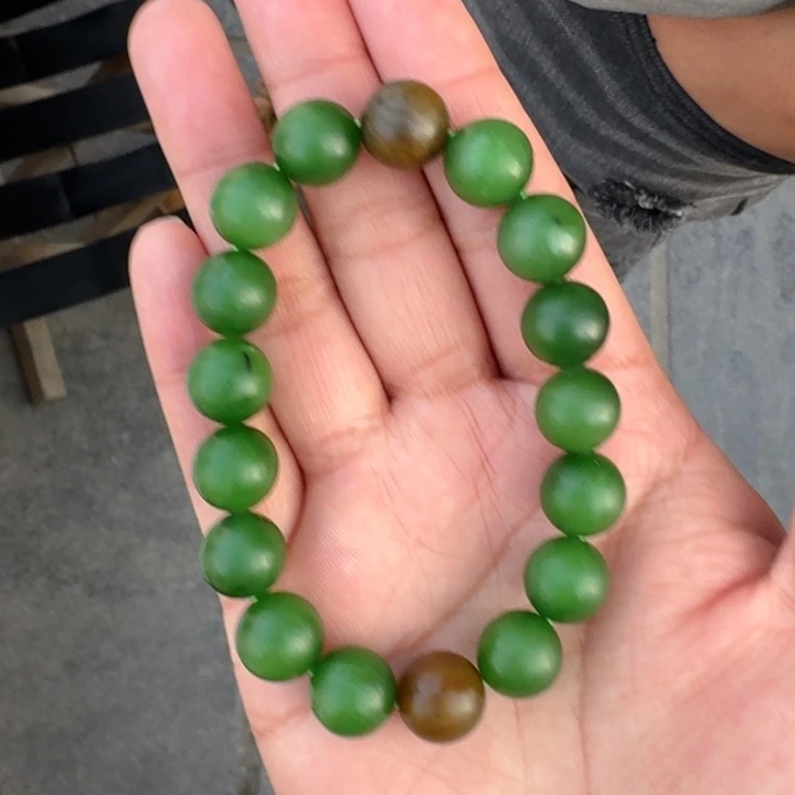 和田玉未镶嵌手串