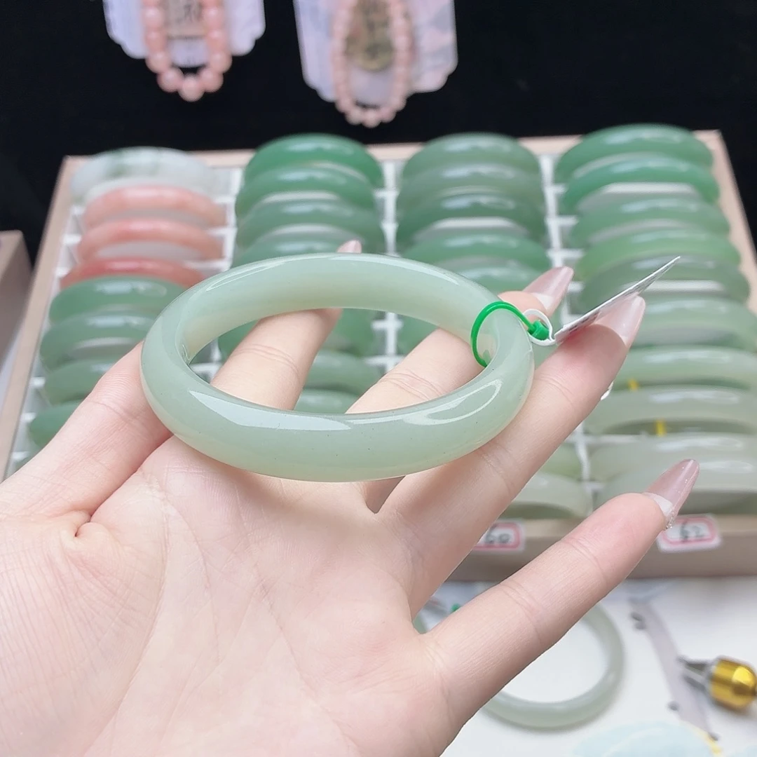 石英质玉未镶嵌手镯60