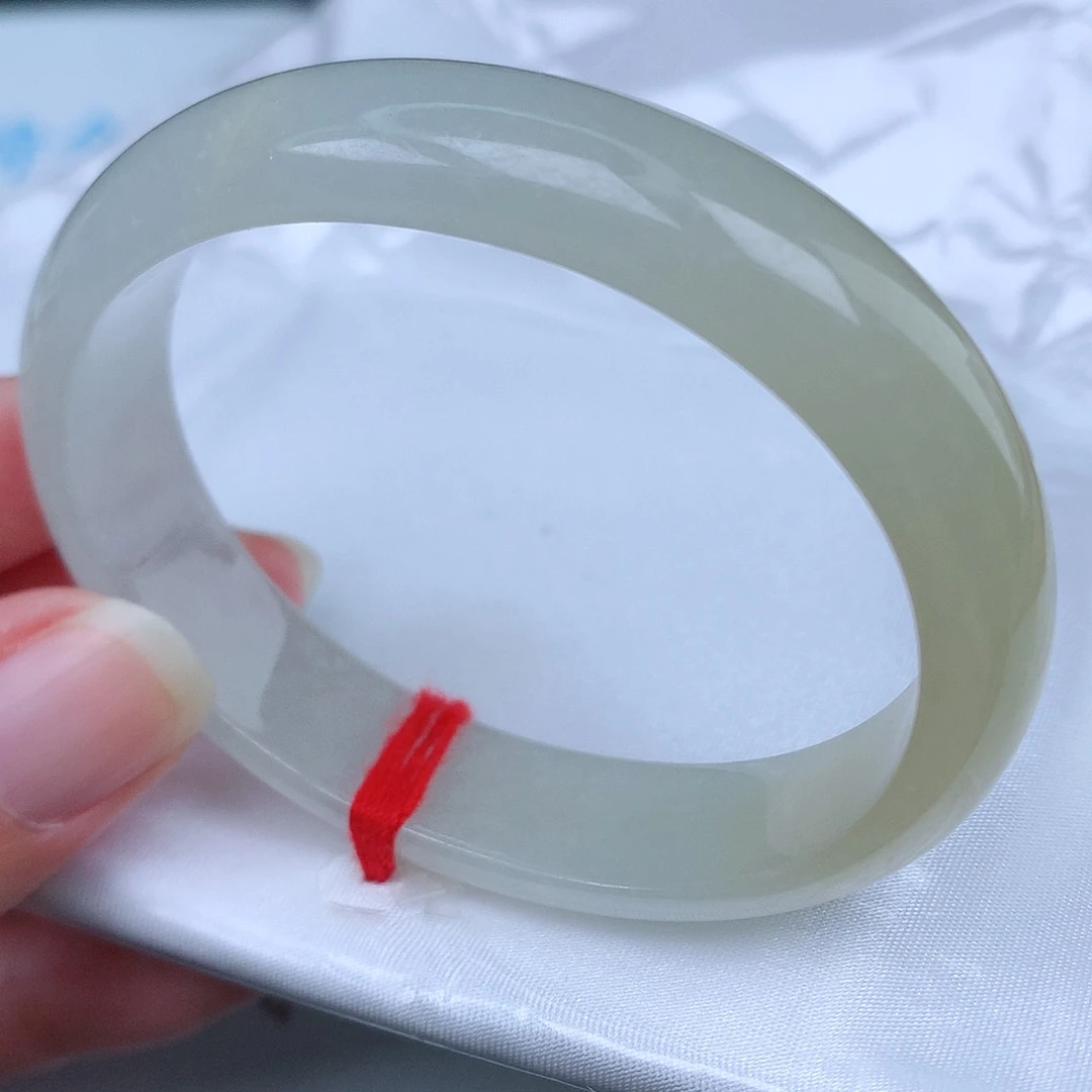 翡翠手镯（贵妃镯）未镶嵌天然