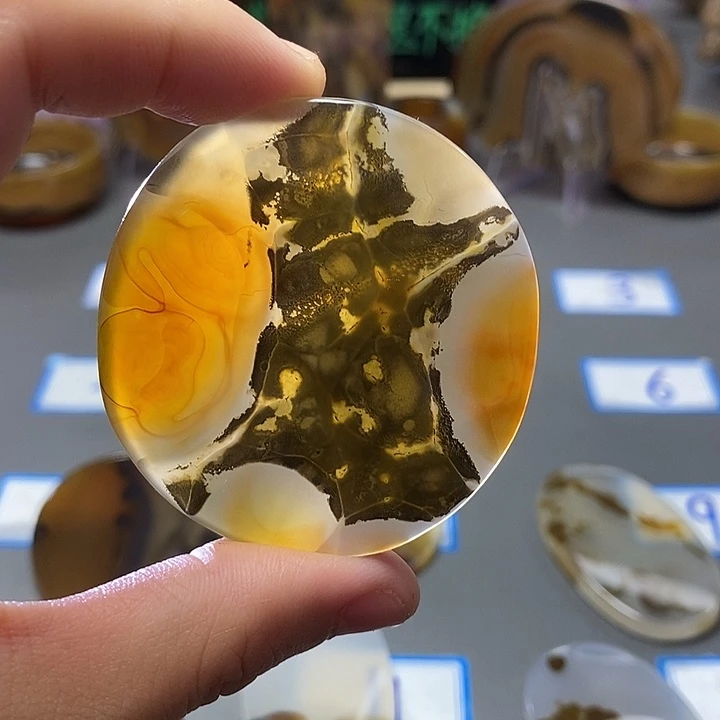 玛瑙/玉髓未镶嵌珠宝半成品64