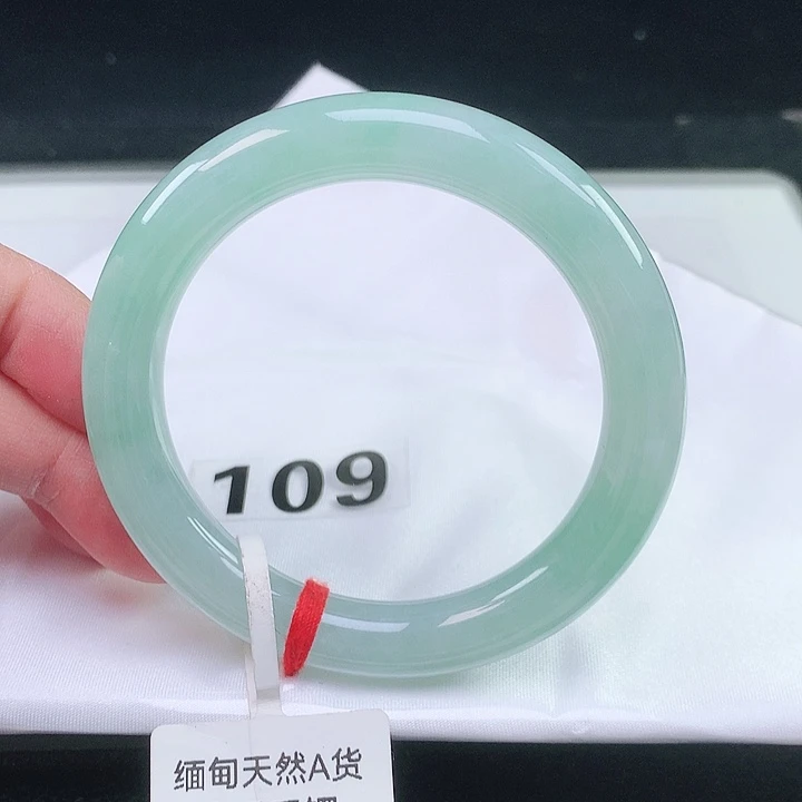 翡翠未镶嵌手镯（圆镯）109