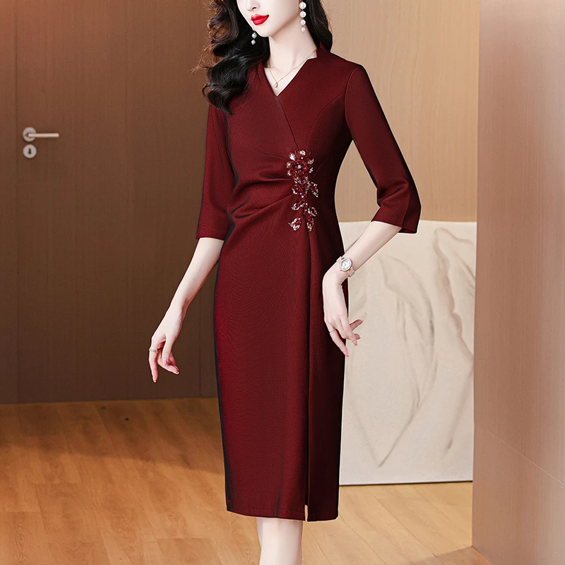 高贵优雅妈妈嫁女儿订婚宴礼服2025新款秋季年轻喜婆婆结婚裙