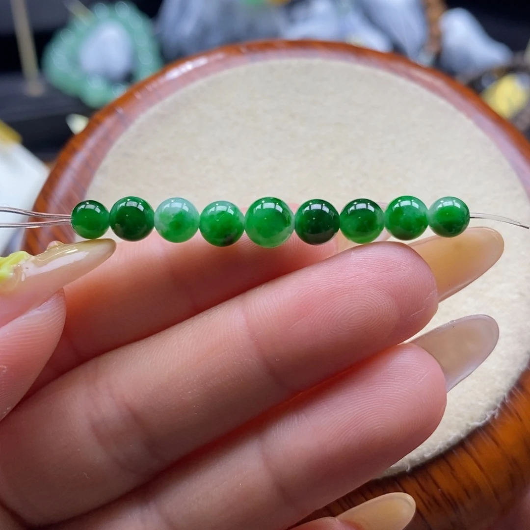 翡翠未镶嵌颈饰翡翠辣绿珠多样性发其一