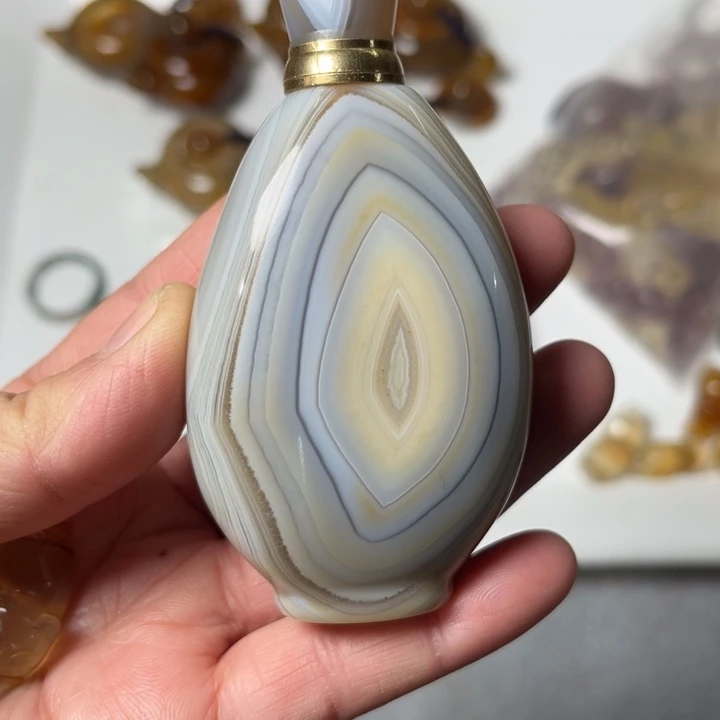 玛瑙/玉髓珠宝奇石未镶嵌傲**穹