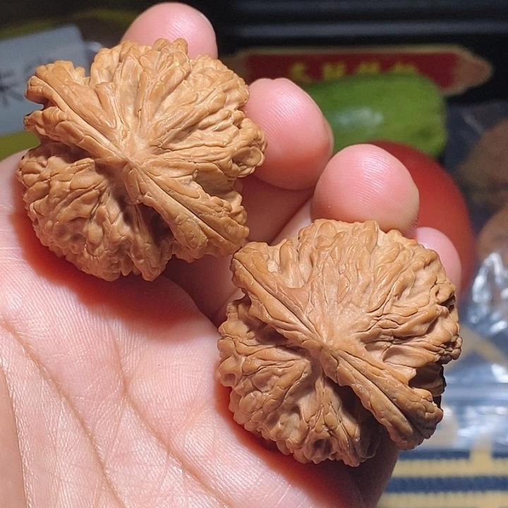 【闪购商品】文玩核桃吊坠玉**风玉华宫