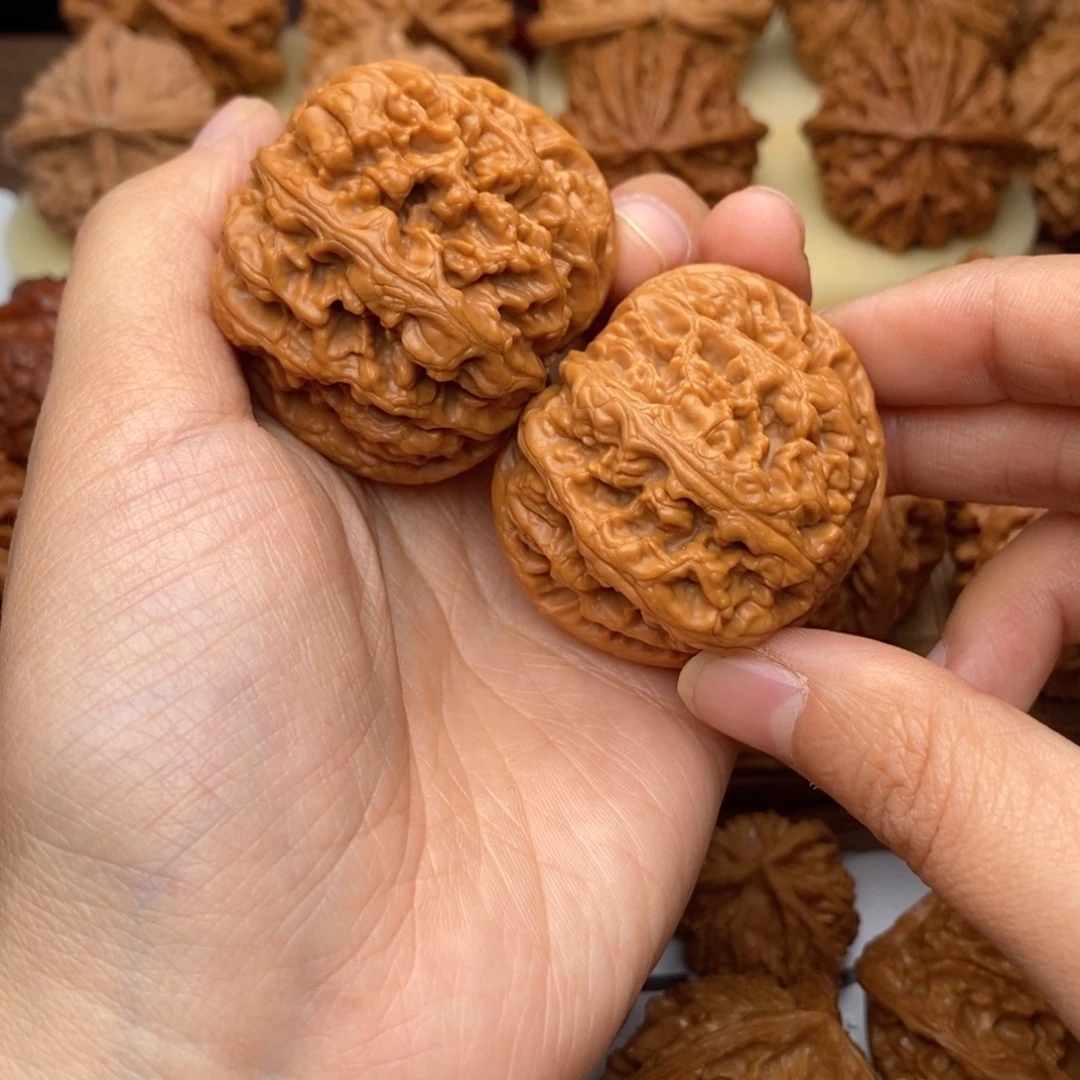 把件文玩核桃322号43粗筋