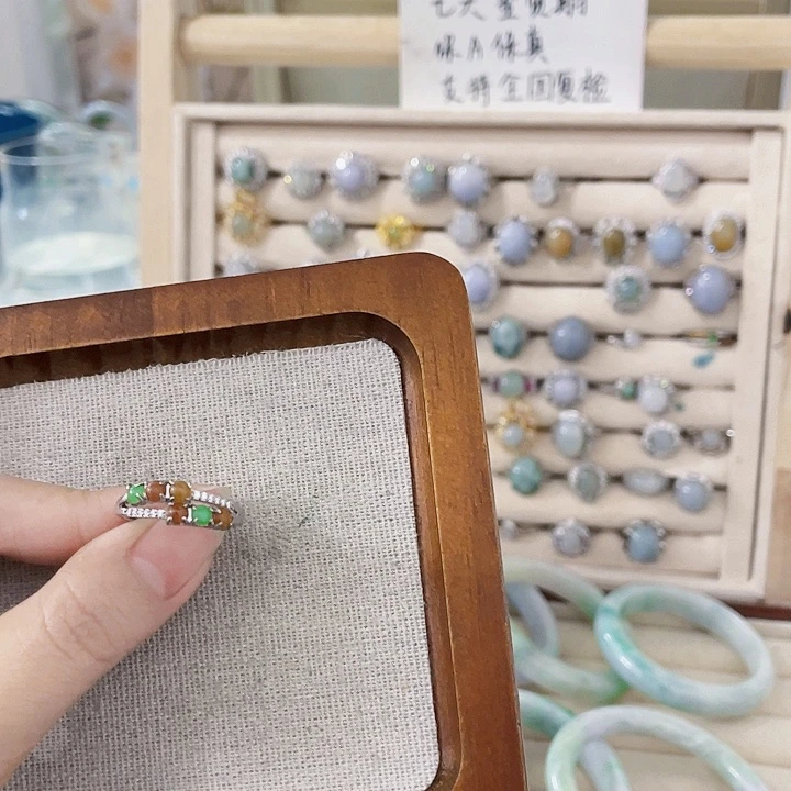 翡翠未镶嵌颈饰天然翡翠Ａ货