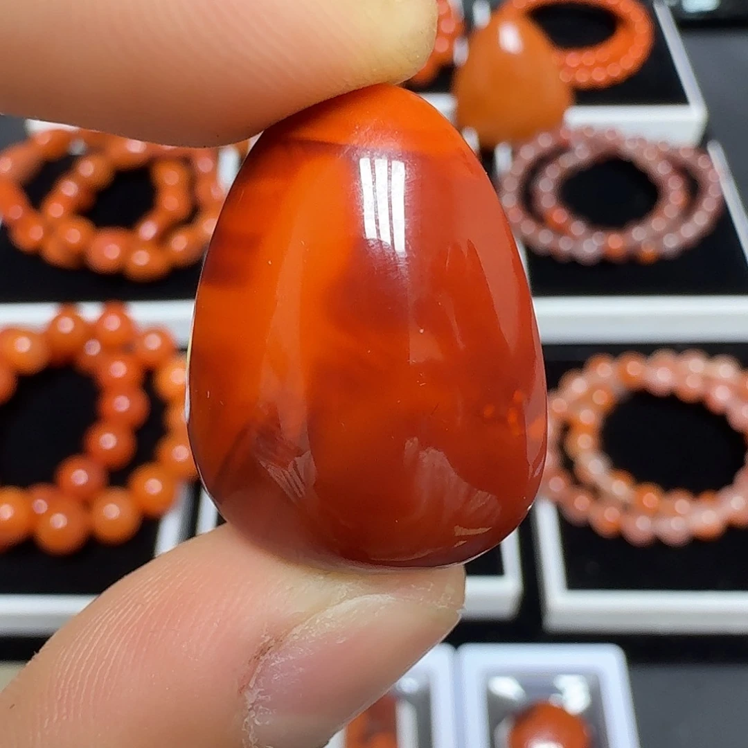 南红玛瑙未镶嵌川料瓦西满色满肉柿子红玫红水滴吊坠11.8g