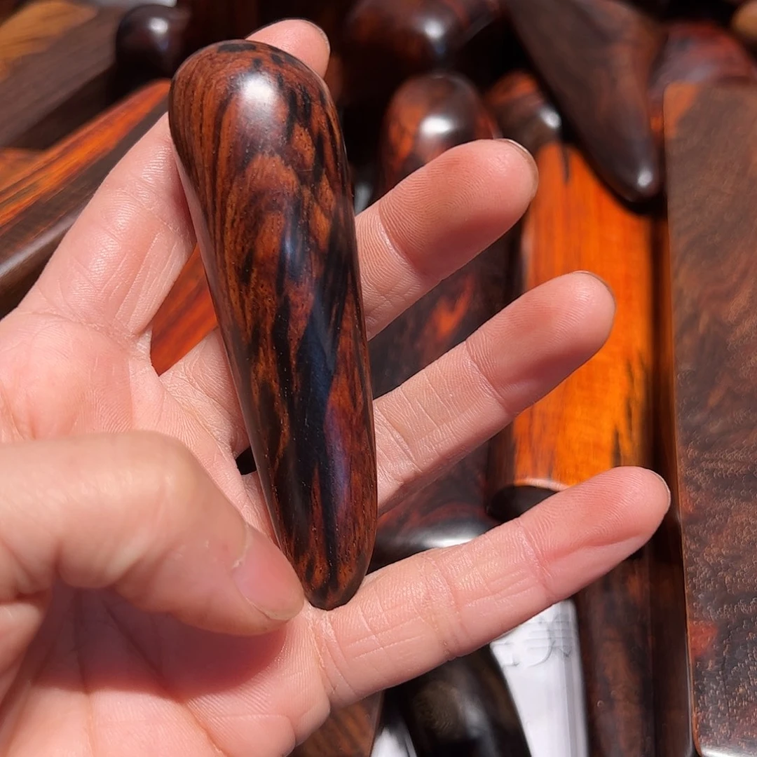 微凹黄檀（南美大红酸枝）惠*