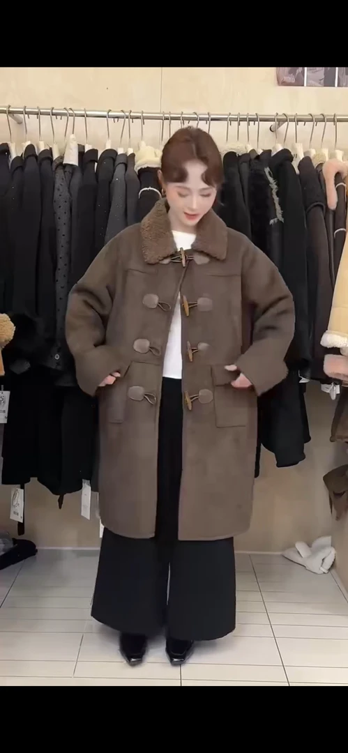 ZEMALA·翻领款牛角扣大衣