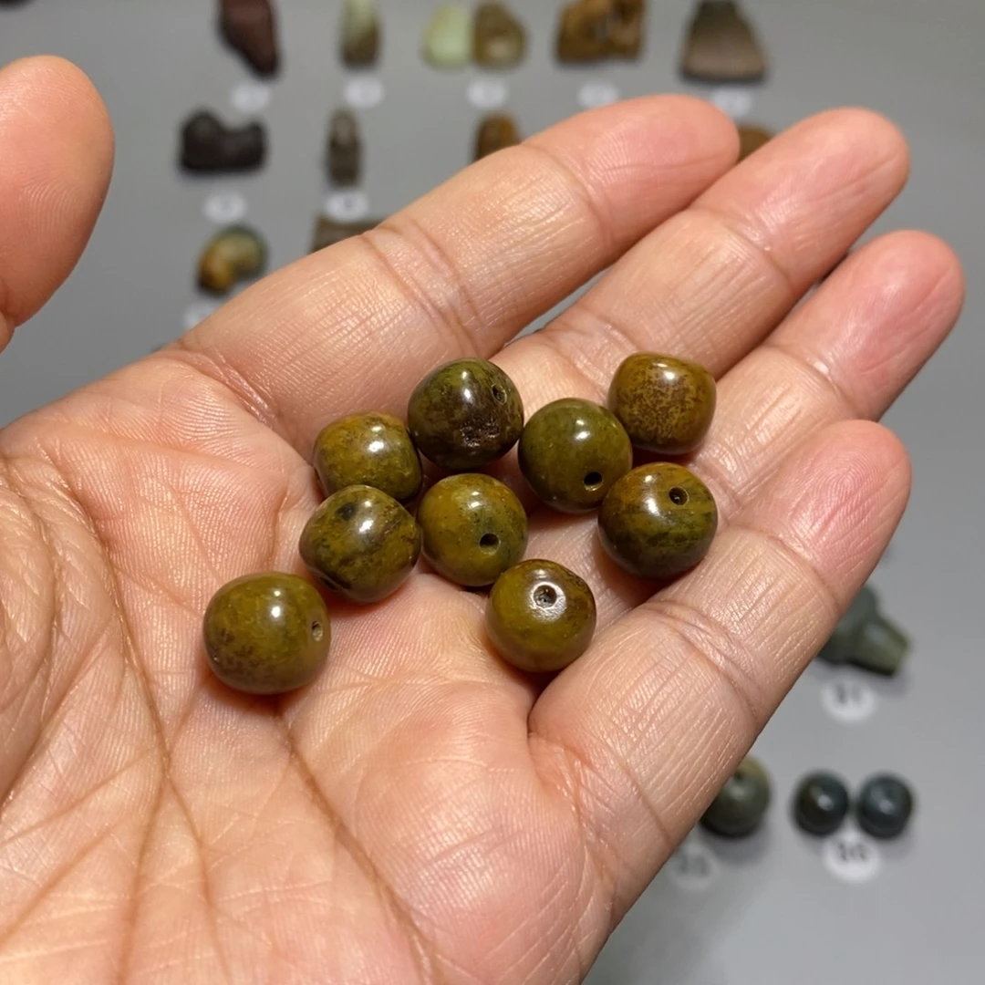 颈饰未镶嵌透闪石质玉多样性发货，发其中一个