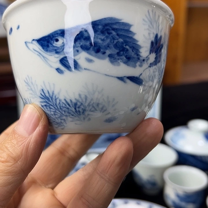 往***烟纯手工青花鱼藻纹鳜鱼