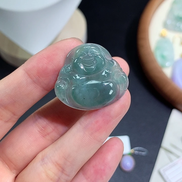 翡翠未镶嵌颈饰佛公