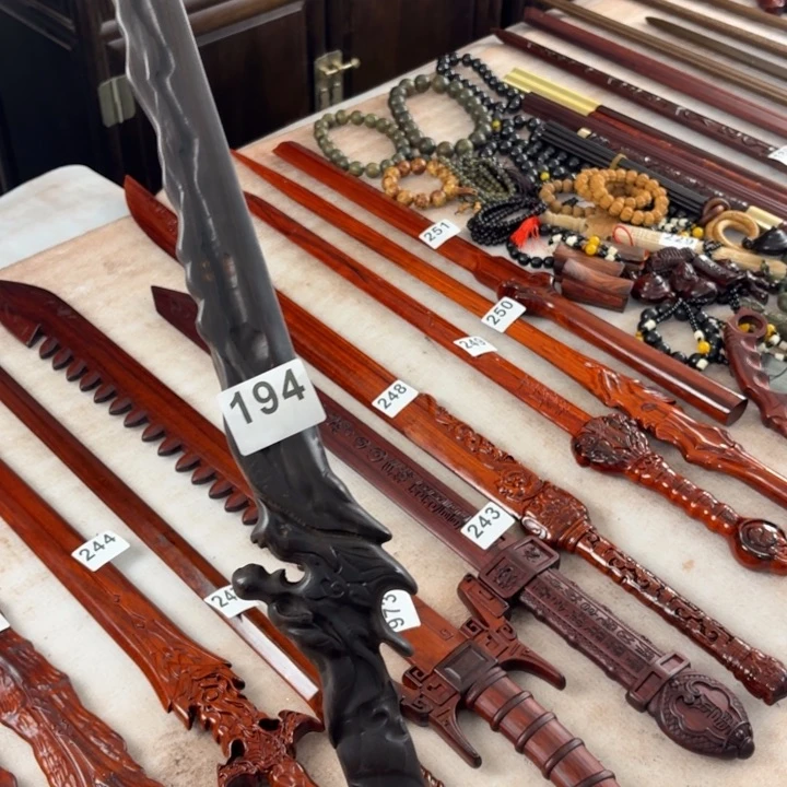 东非黑黄檀（紫光檀）睡****仔编号194黑金古刀