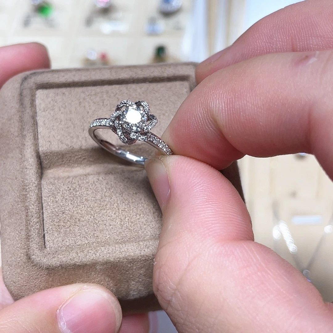 钻石戒指/指环18K金镶嵌50分18K金天然钻石戒指