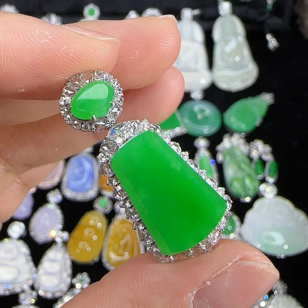 翡翠18K金镶嵌颈饰天然翡翠