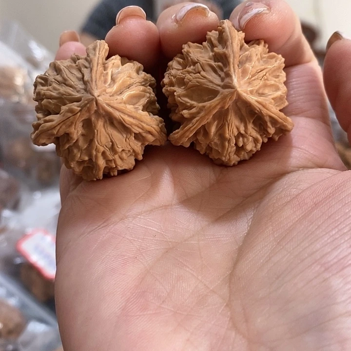 文玩核桃吊坠35mm三棱