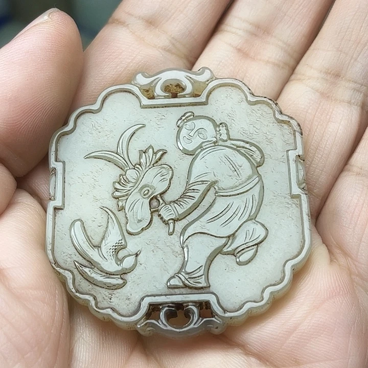 轩***逸和田玉（青白玉）未镶嵌颈饰