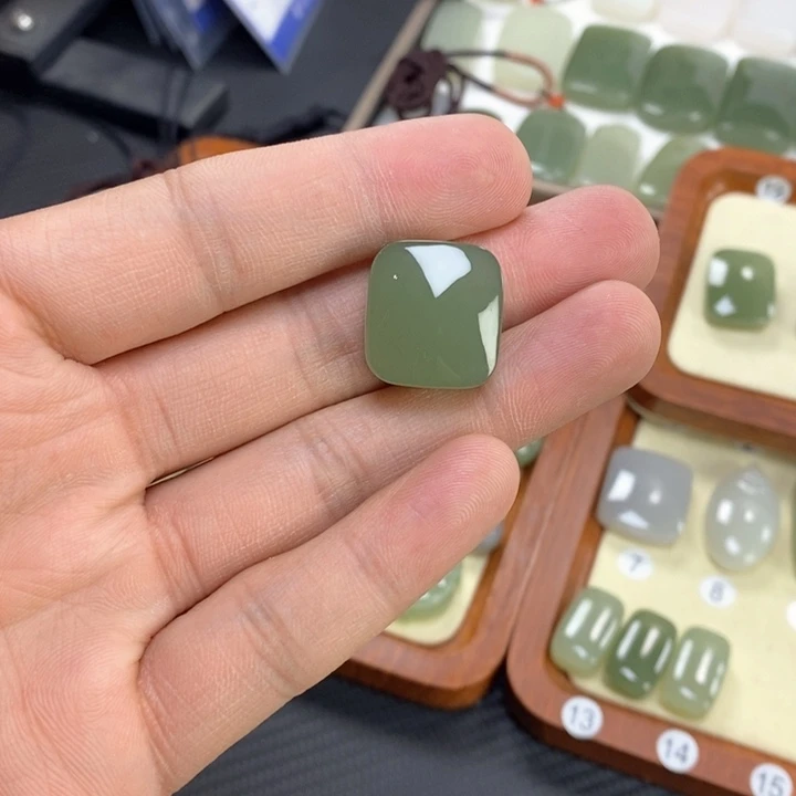 和田玉颈饰未镶嵌一****n