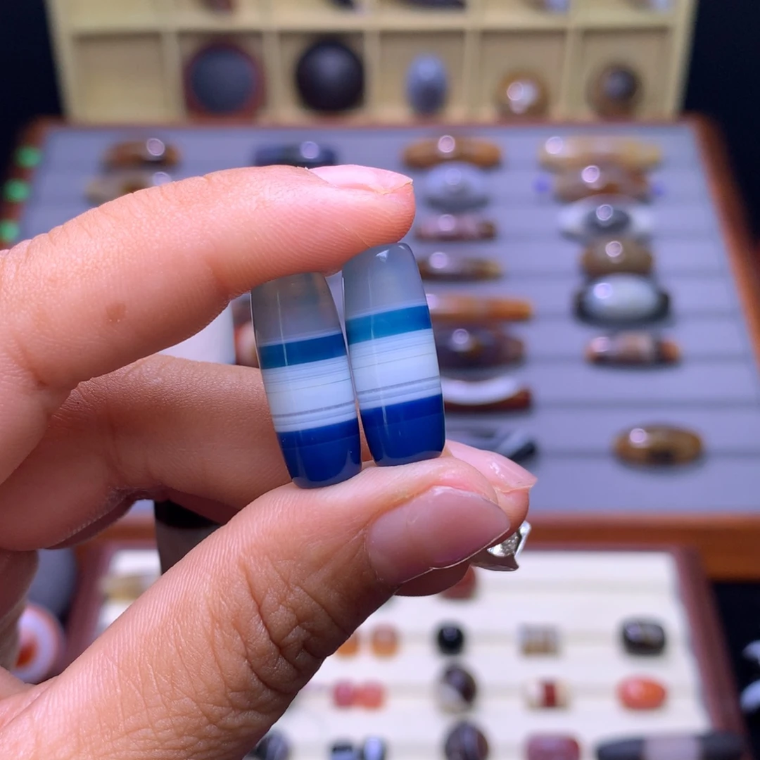 贺***玛瑙/玉髓颈饰未镶嵌