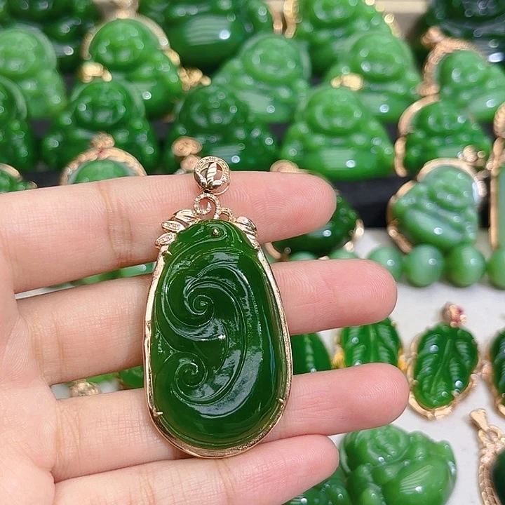 和田玉（碧玉）颈饰18K金镶嵌