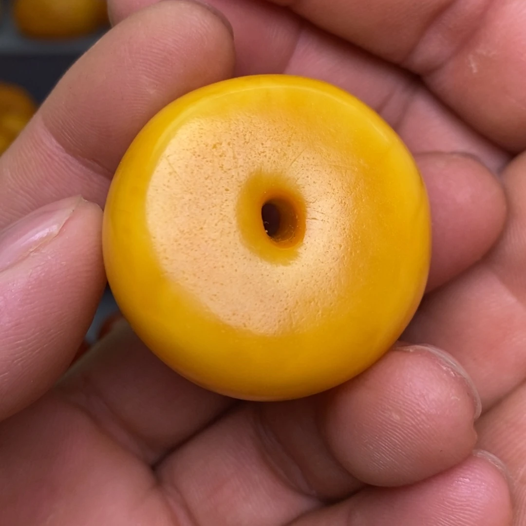 蜜蜡未镶嵌珠宝奇石
