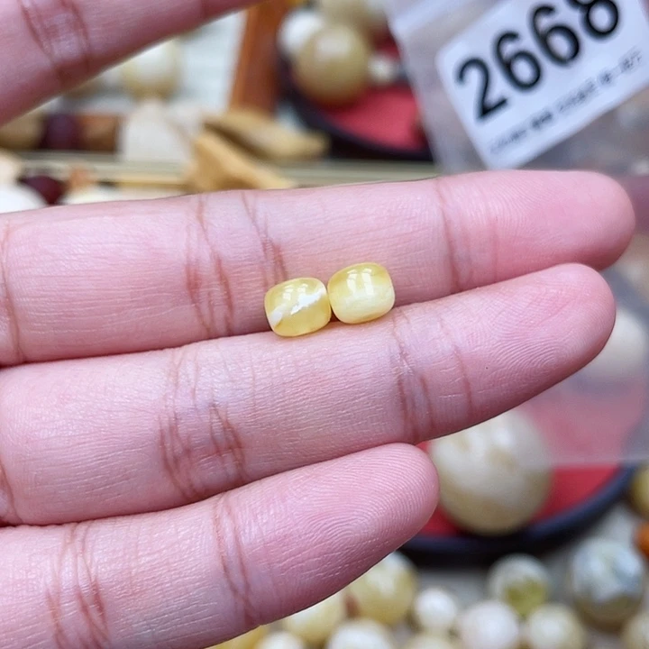 蜜蜡未镶嵌珠宝奇石7